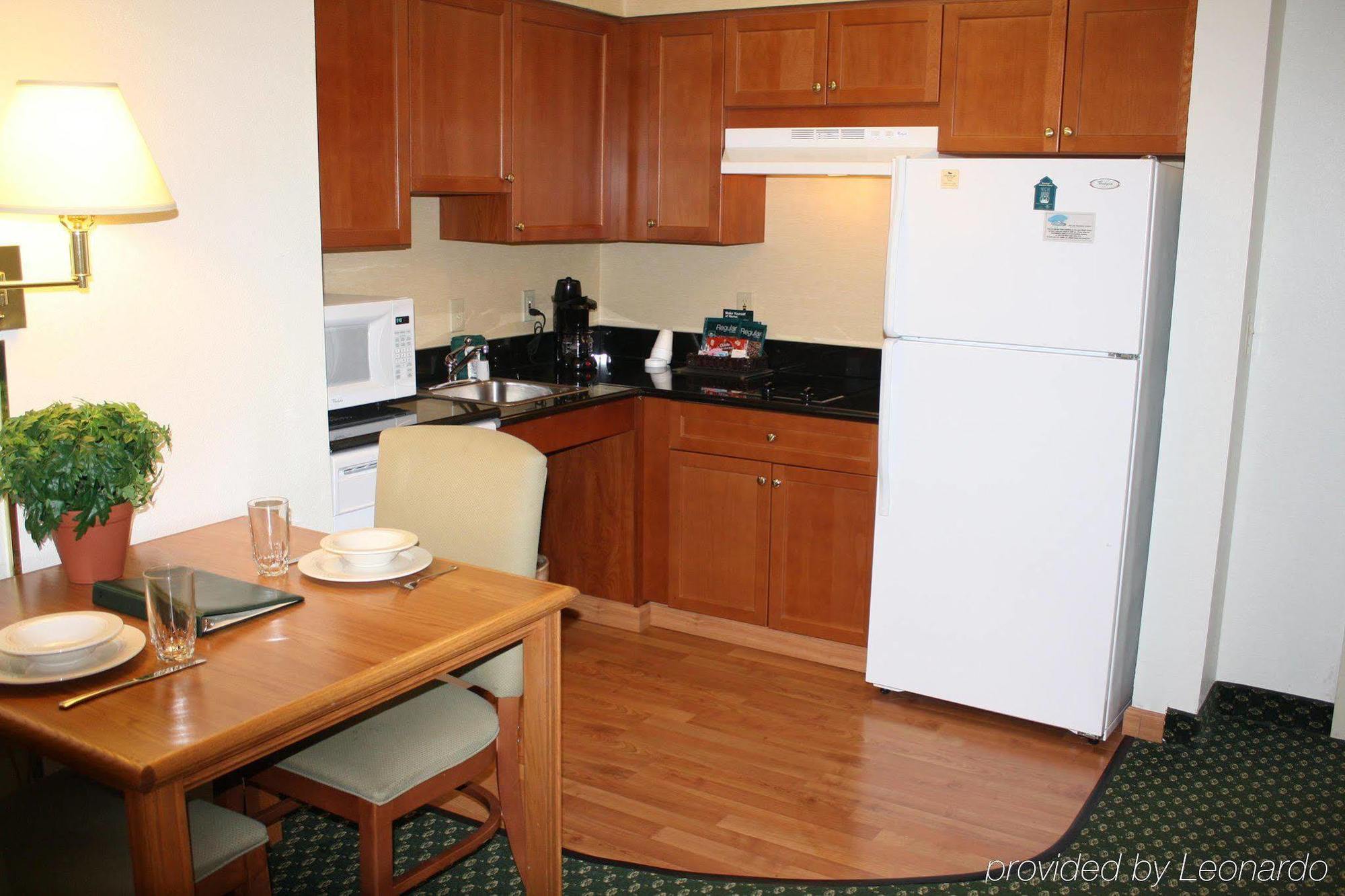 Homewood Suites By Hilton Dallas-Park Central Area Oda fotoğraf